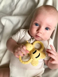 Babylegetøj-FILIBABBA Bella the Bee Bidelegetøj, Pale Banana