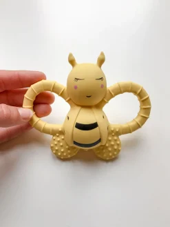 Babylegetøj-FILIBABBA Bella the Bee Bidelegetøj, Pale Banana