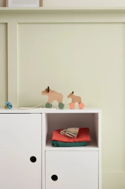 Trælegetøj-KidsConcept Kids Concept EDVIN Trækdyr Elgfamilie Beige