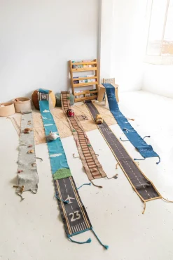 Legetøjsbiler & -Fartøjer-LorenaCanals Lorena Canals Ride & Roll Flyvemaskine + Bane Blå