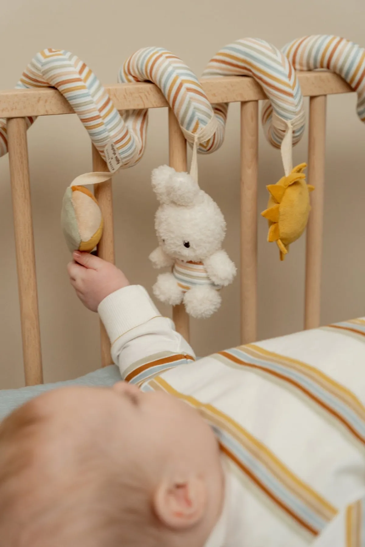 Babylegetøj-Miffy Vintage Sunny Stripes Aktivitetslegetøj