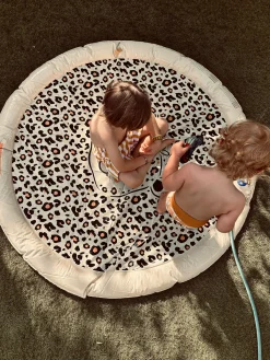 Vandlegetøj-SwimEssentials Swim Essentials Sprinkler Legetæppe, Safari Chique Beige