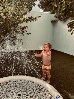 Vandlegetøj-SwimEssentials Swim Essentials Sprinkler Legetæppe, Safari Chique Beige