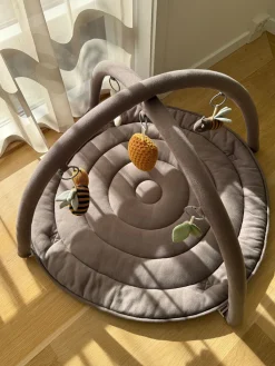 Babylegetøj-VanillaCopenhagen Vanilla Copenhagen Honeybee Aktivitetstæppe, Wood