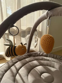 Babylegetøj-VanillaCopenhagen Vanilla Copenhagen Honeybee Aktivitetstæppe, Wood